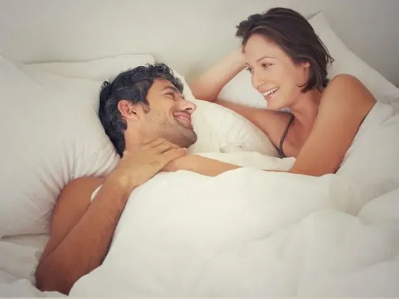 ¿Las parejas pueden sentir conexión sin tener sexo?