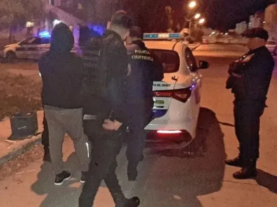Un hombre le amputó varios dedos con un machete al delicuente que entró a robarle a su casa