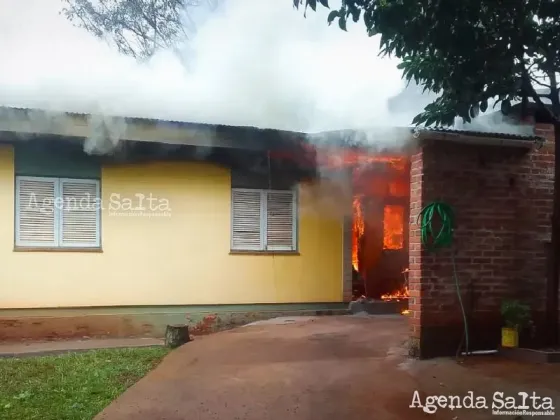 Prendió una vela por el día de San Cayetano y se le incendió la casa