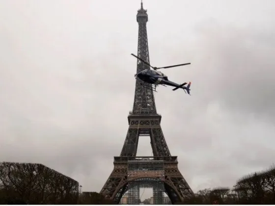 Evacuaron la Torre Eiffel por una falsa amenaza de bomba