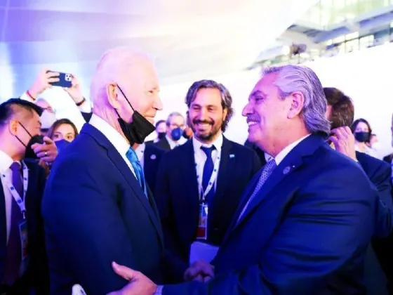 Fernández confirmó que irá a la Cumbre de las Américas y recibió un llamado de Joe Biden