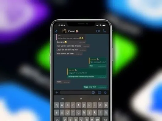 WhatsApp súper modo oscuro: cómo se pone y para qué sirve