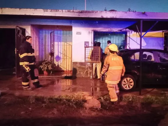 Feroz incendio dejó sin nada a una mamá y sus dos hijas