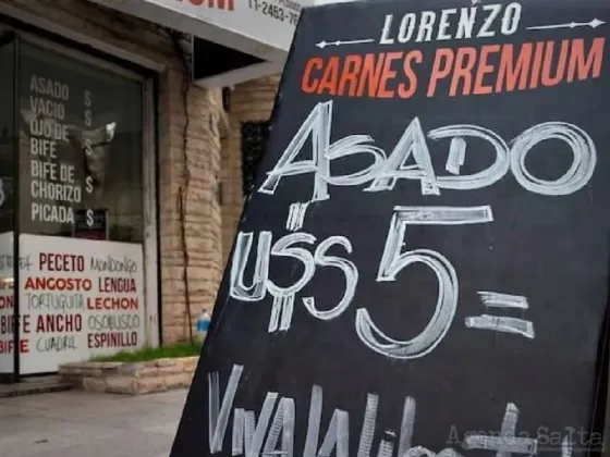 Una carnicería publicó el precio del asado en dólares con el eslogan ¡Viva la Libertad!