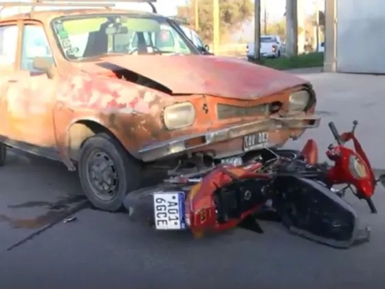 Accidente de tránsito en zona oeste: Chocó a una moto y casi mata a sus tripulantes