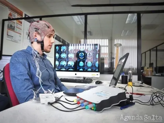 Dos personas recuperaron el habla gracias a implantes con inteligencia artificial