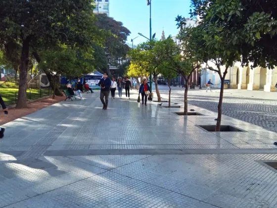 Aseguran que las obras en la Plaza 9 de Julio finalizarán antes del Milagro