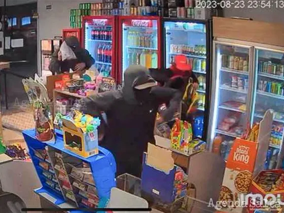 La indignación de una almacenera víctima de un saqueo: “En vez de fideos, se llevaron cigarrillos y alcohol”