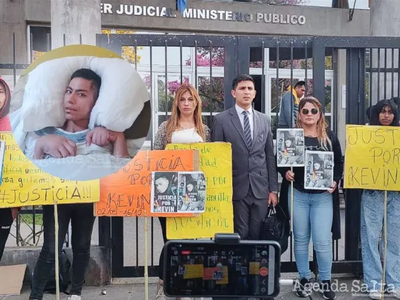 Le pegaron con un adoquín en la cabeza, murió tras medio año de agonía y su familia pide justicia