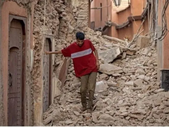 Terremoto: ya hay más de 2.100 muertos y aceleran la búsqueda de sobrevivientes