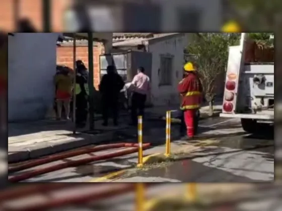Tres autos se prendieron fuego y causó temor en los vecinos