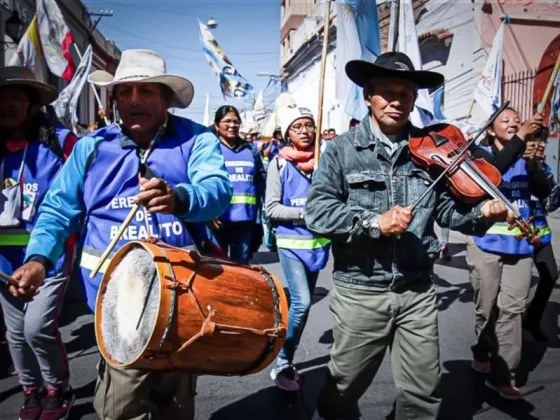 Día del peregrino: con fe, miles de devotos recorrieron caminos para llegar a los pies del Señor y la Virgen del Milagro