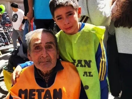 Un amor incondicional: salteñito peregrinó por su abuelo