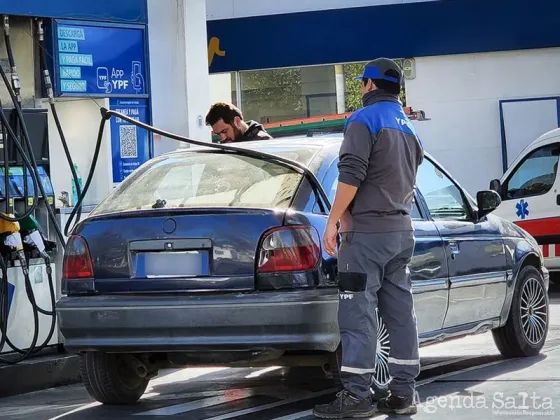 Advierten que YPF le recorta combustibles a las estaciones expendedoras