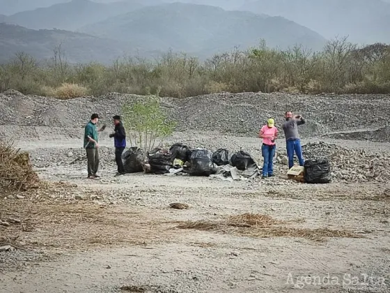 La fundación "descubrir" realizó una nueva limpieza de río