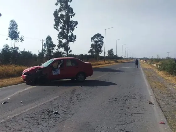 TERRIBLE: un motociclista jóven perdió la vida en un choque frontal con un remis