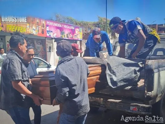 Dejan en la puerta del hospital el cuerpo de una joven sin vida