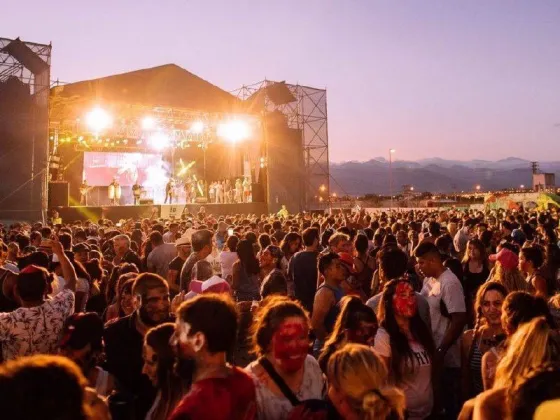 Proponen que en eventos grandes se brinde agua al público