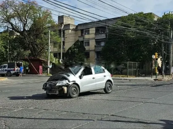 La persecución del ebrio sin freno: salteño arrancó varios postes de luz y se dio a la fuga