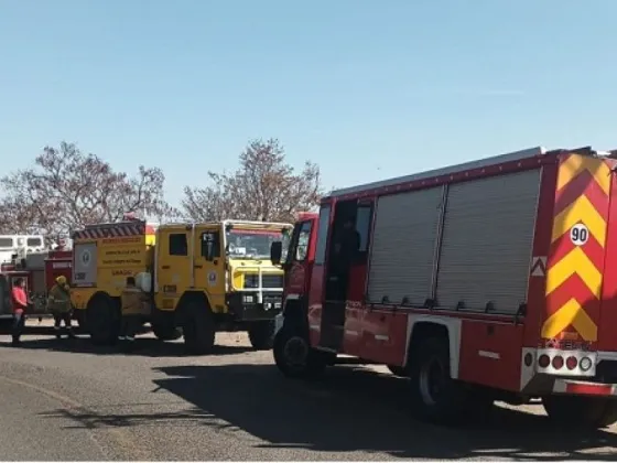 Bomberos y Brigadistas de la Provincia controlaron el incendio en el cerro San Bernardo