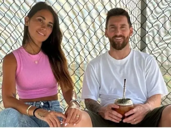 Lionel Messi y Antonela Roccuzzo fueron a ver los partidos de Thiago y Mateo