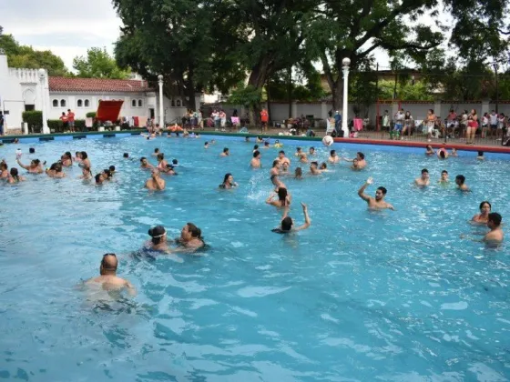 Se abren nuevas inscripciones para la Escuela de Natación para Adultos