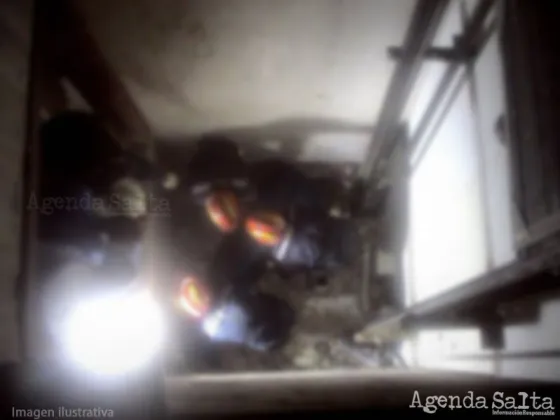 Se desplomó un ascensor con cinco turistas en pleno centro salteño