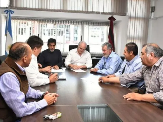El Gobierno de la Provincia acordó con los gremios docentes un incremento del 25,5% para octubre