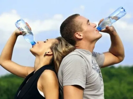 El calor excesivo puede provocar deshidratación y afectar la salud