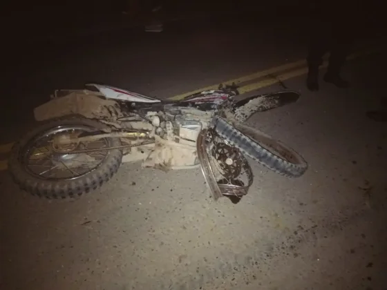 Motociclista salteño muere al colisionar con dos automóviles
