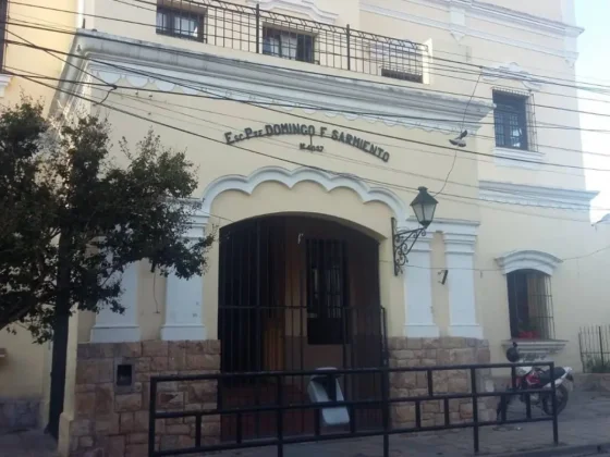 Escuela del microcentro está sin clases por falta de AGUA