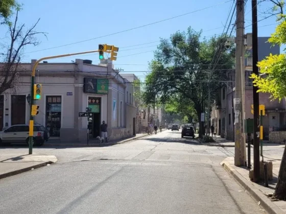 La Municipalidad habilitó los semáforos de Buenos Aires esquina Tucumán
