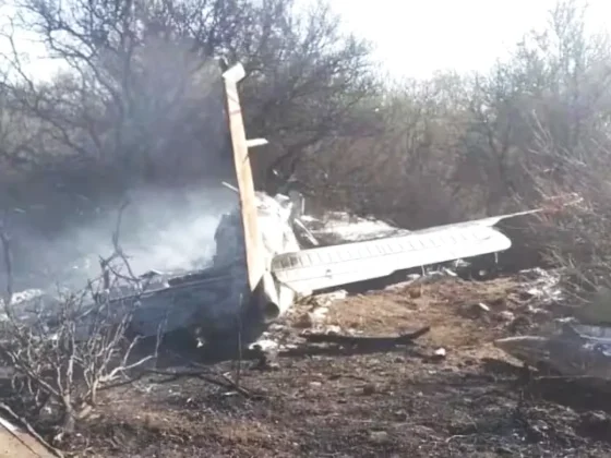 Una avioneta se incendió y se estrelló en el aeropuerto de San Luis