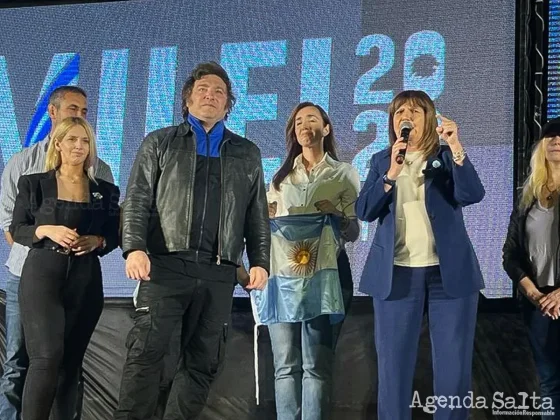Javier Milei cerró su campaña en Córdoba con Patricia Bullrich de invitada, chicanas a Sergio Massa y arenga a sus fiscales