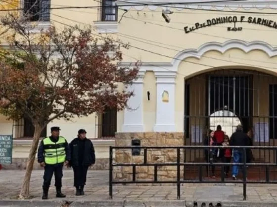La Policía de Salta controla el cumplimiento de la veda electoral