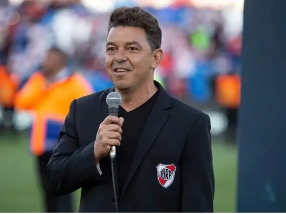 Marcelo Gallardo viajó rumbo a Arabia Saudita y la despedida de su papá emocionó a los hinchas de River