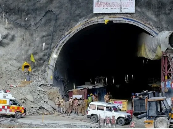 Dramático rescate: a metros de salvar a 41 obreros atrapados en un túnel, apareció un nuevo obstáculo