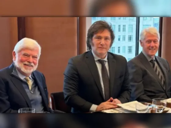 Javier Milei expuso ante Clinton y Dodd su plan de gobierno para la Argentina