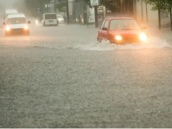 Fuertes lluvias provocan inundaciones en la capital de Uruguay