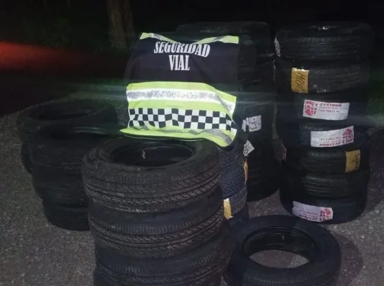 La Policía secuestró un cargamento ilegal de neumáticos