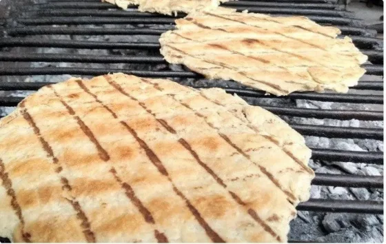 Tortilla santiagueña a la parrilla, ideal para el mate: ingrediente clave de la receta auténtica