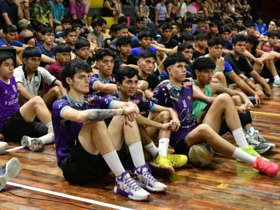 Más de 400 aspirantes de toda la provincia entrenan para formar parte de Salta Voley