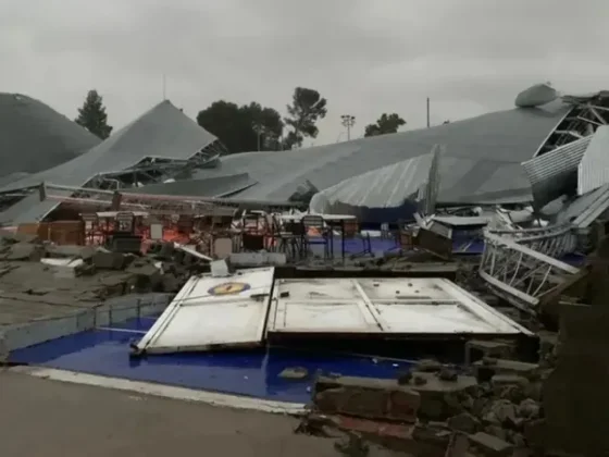 Un violento temporal de lluvia y viento dejó al menos 13 muertos y destrozos en Bahía Blanca