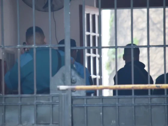 Juez les otorgó la domiciliaria a los jefes del Servicio Penitenciario detenidos por cobrar para por ingresar droga al penal