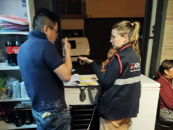 Control Comercial inspeccionó un local de empanadas denunciado por irregularidades