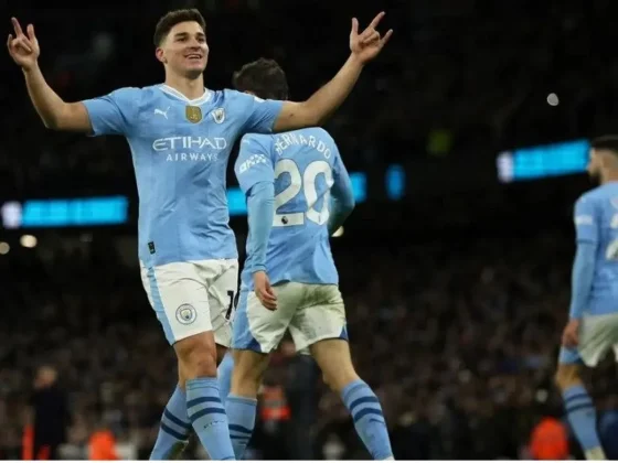 Julián Álvarez, imparable: cerró el año con otro gol en el triunfo del Manchester City