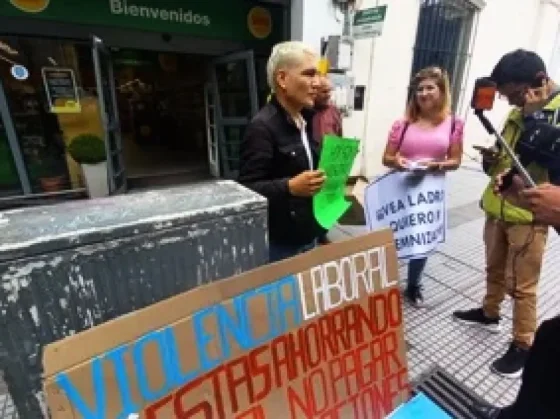 Trabajadores salteños fueron despedidos de un supermercado y reclaman su indemnización