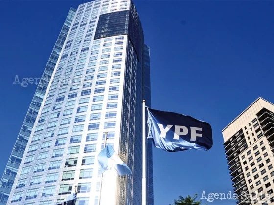 La torre de YPF en Puerto Madero