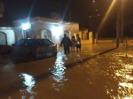 Intenso trabajo de Seguridad para asistir a damnificados por inclemencias climáticas