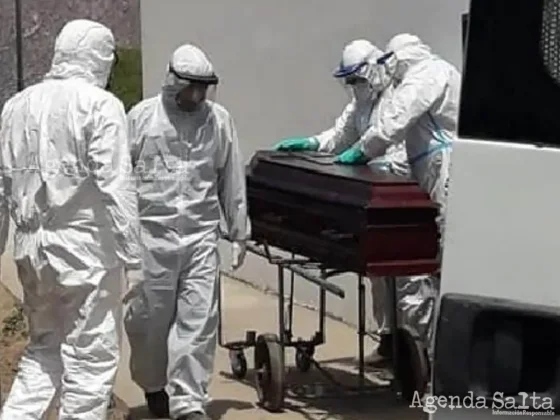 Escena capturada durante la pandemia en un cementerio local (Imagen ilustrativa)